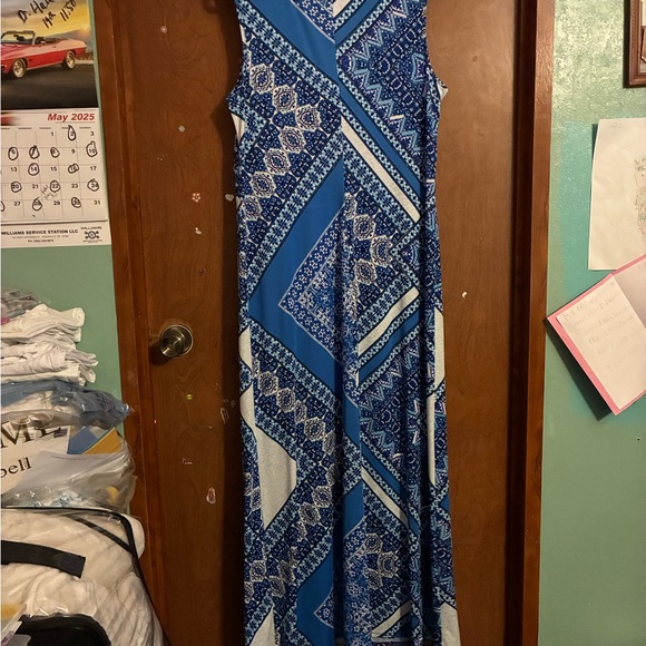 Blue and White Geometric Maxi Dress New Directions EUC - Picture 7 of 7